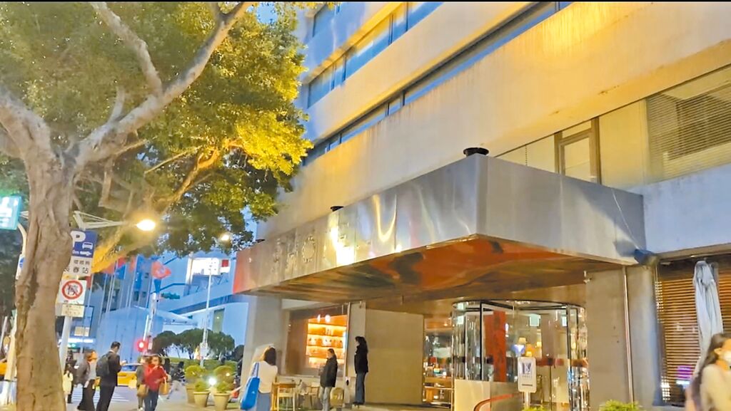  S Hotel 